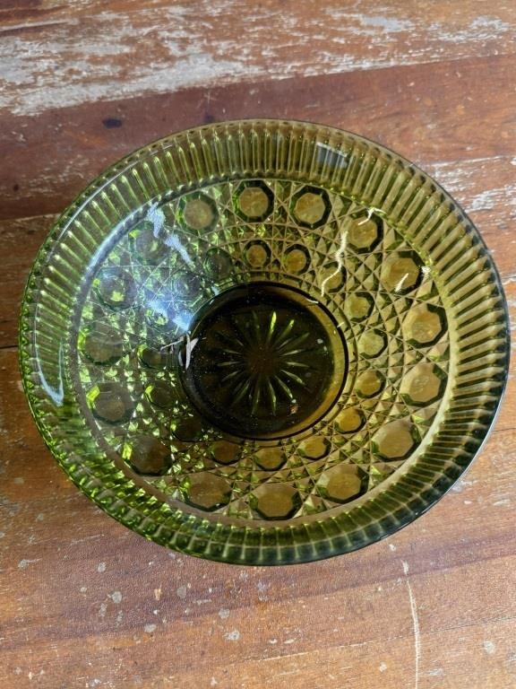 Vintage 7.5" Avocado Green Glass Bowl