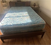 TWIN BED & END TABLE