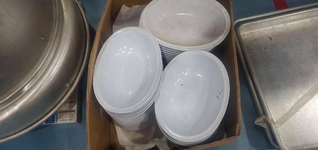 Box of oval melamine bowls