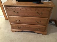 Oak chest of drawers 19x37x31