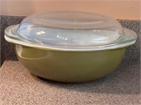 Pyrex 024 Verde Green Casserole