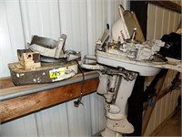 OUTBOARD MOTOR FOR PARTS, HAS COMPRESSION