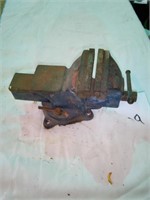 4 in Jaws bench vise