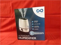 Ultrasonic humidifier. w/box.