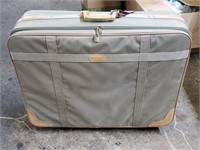 London Fog Luggage Set