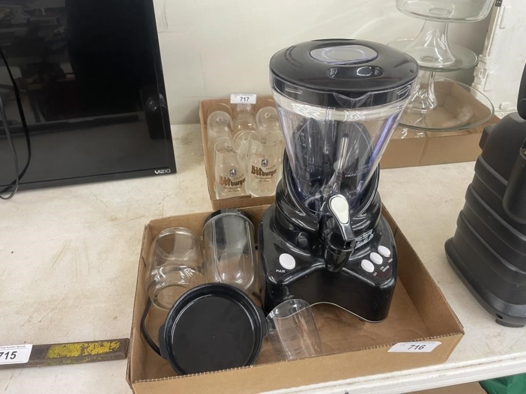 SMOOTHIE MAKER WITH EXTRA CUPS