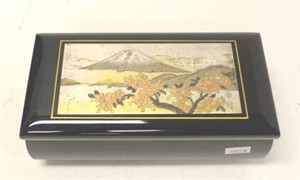 Japanese lacquer musical jewellery box