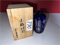 BLUE CUT TO CLEAR VASE IN WOOD BOX