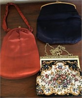 E - LOT OF 3 EVENING BAGS (M12)