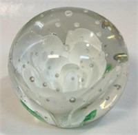 SWEET VINTAGE FLORAL BLOWN GLASS PAPERWEIGHT