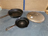 CAST IRON GRISWOLD PANS W/ LID