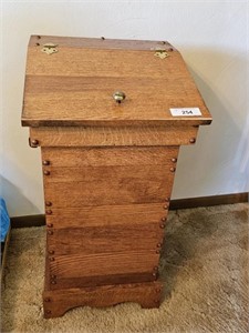 OAK WOOD TRASH CAN WITH HINGED LID