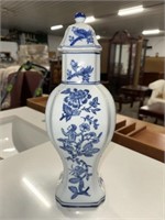 CHINA BLUE PORCELAIN JAR WITH LID Seymout