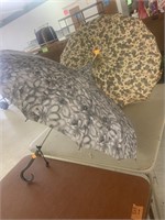 2 Vntg Umbrellas