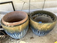 2 Large Flower Pots