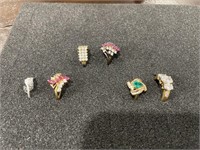 6 VINTAGE AND COSTUME RINGS