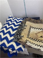 Retro crochet chevron pattern quilt birdhouse