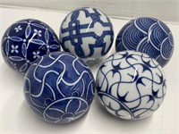 5 Carpet Balls Blue/White