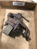 Small vise, 1.5" jaw