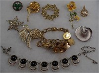 10 COSTUME JEWELRY ERRINGS BROOCHES NECKLACE SIGN