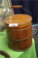 ANTIQUE WOOD CREAM BUCKET