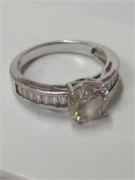 Sterling silver ring stamped 925 CZ size 7