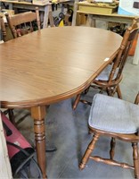 DINING ROOM TABLE W/ 4 CHAIRS