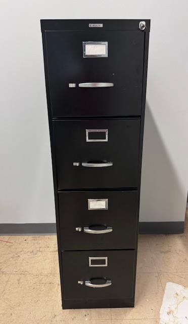 Metal 4 Drawer Filing Cabinet w/key
