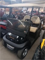 CLUB CAR GOLF CART. VERY NICE WITH NEW BATTERIES!