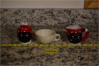 422: sugar and creamer dish, small tea cup