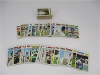 (145) 1977 Topps Baseball Cards