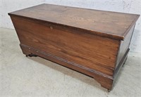 Blanket chest 46"20"21"