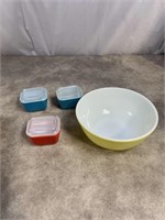 Pyrex large serving bowl and Pyrex leftover