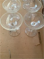 Lot of 4 Glasses / Parfait Holders