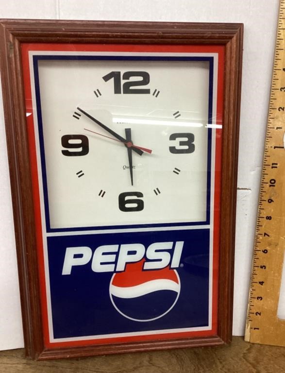 Hanover quartz Pepsi clock