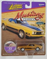 Johnny Lightning Mustang Classics 1973 Mach I