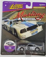 Johnny Lightning Mustang Classics 1975 Cobra II Ra