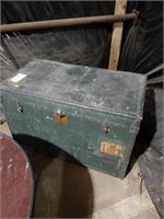 Antique steamer trunk with tray
