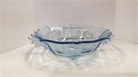 Beautiful vintage centerpiece bowl measuring 3