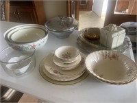 Assorted lot of kitchen items