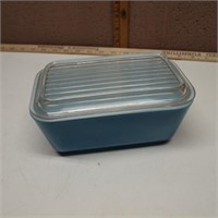 PYREX Refrigerator Dish with Lid