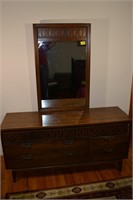 516: Dresser with mirror 6 drawer 29inx18inx60in