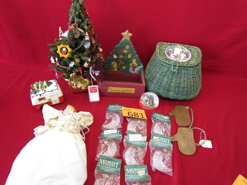 Small Christmas Tree, Ornaments, Angel, Basket