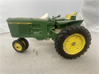 John Deere Toy Tractor 8" no exhaust