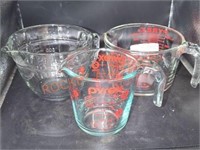 Lot of 3 glass measuring cups pampered chef pyrex