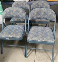39 - LOT OF 4 FOLDING CHAIRS