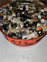 ROUND TIN OF BUTTONS