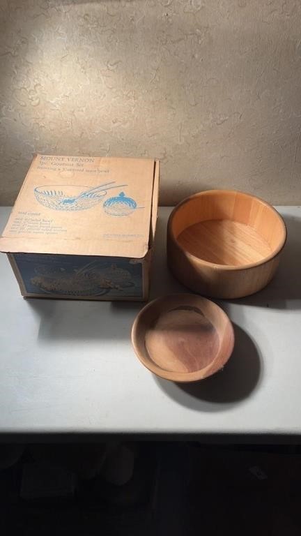 Mount Vernon Salad Set, Wooden Bowls