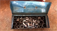 METAL TOOL BOX & CONTENTS