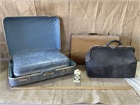 Mennon Shave Talc and Suitcases